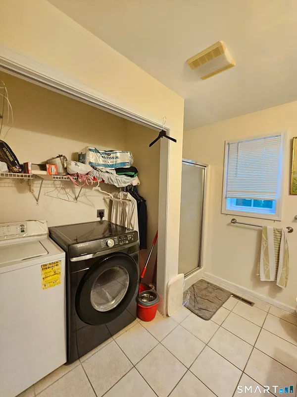 54 Alice Street Photo 25
