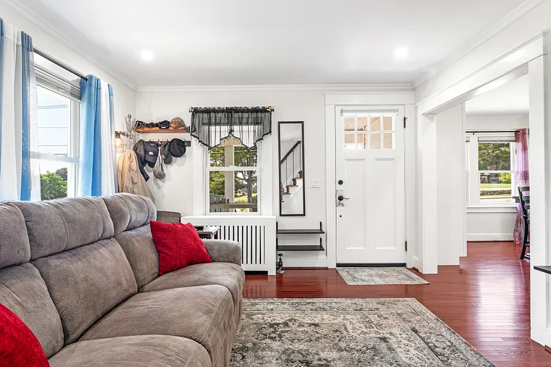 124 Beach Street Photo 18
