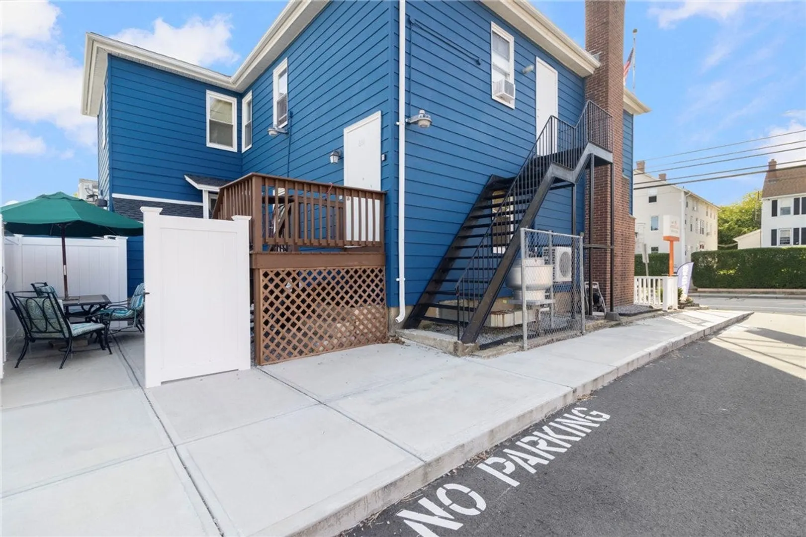 681 Providence Street Photo 44