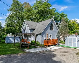 24 Pond Road
