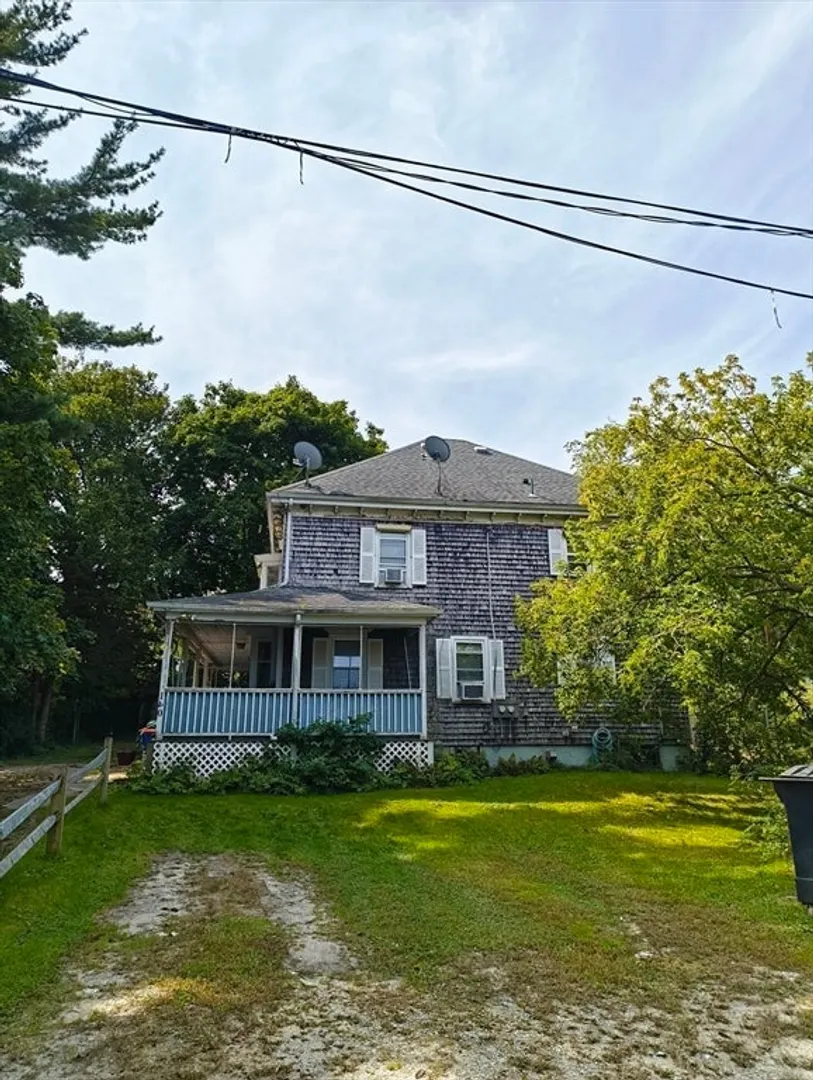 140 Main St Photo 2