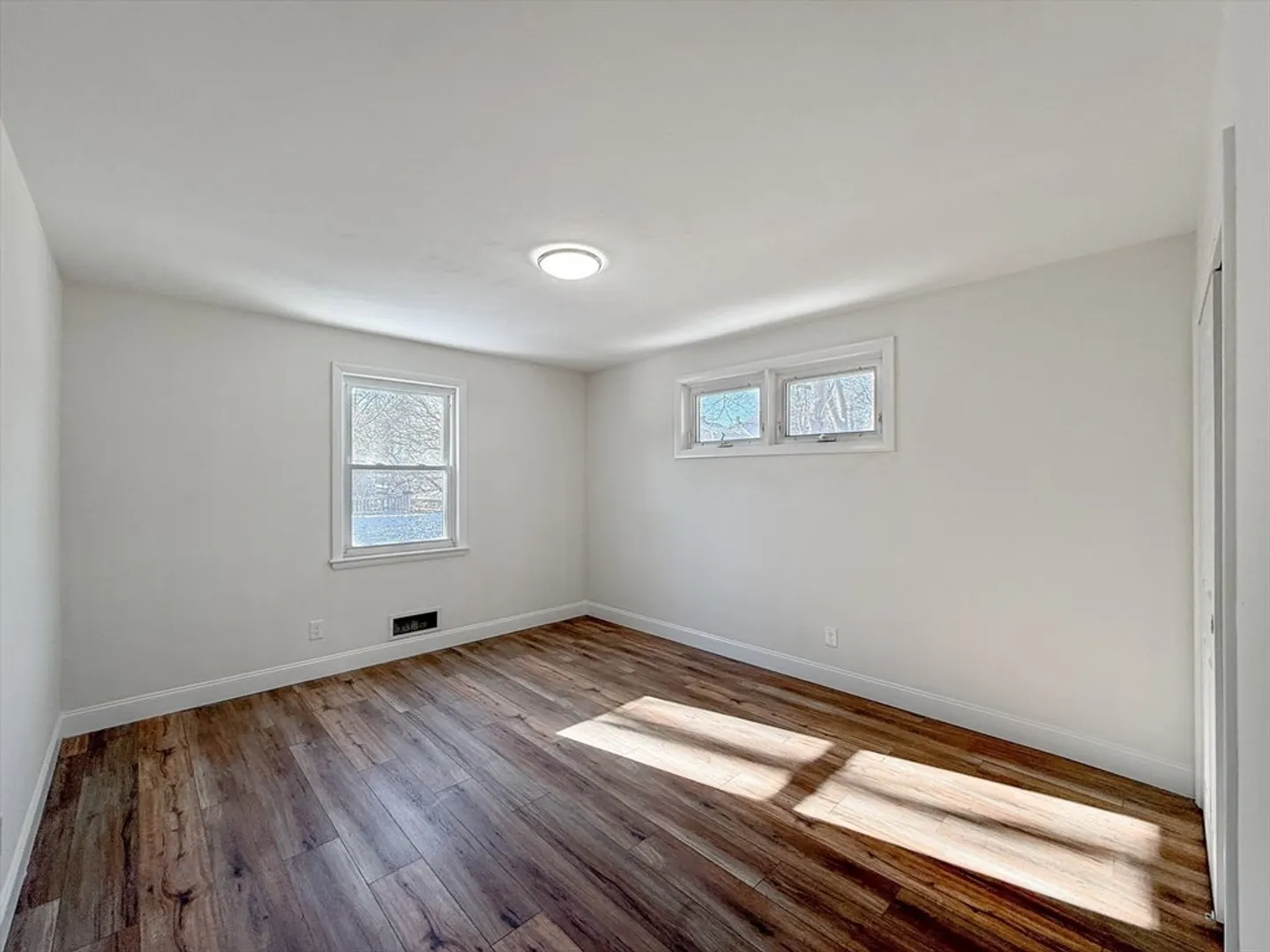 31 Millard Ave Photo 17