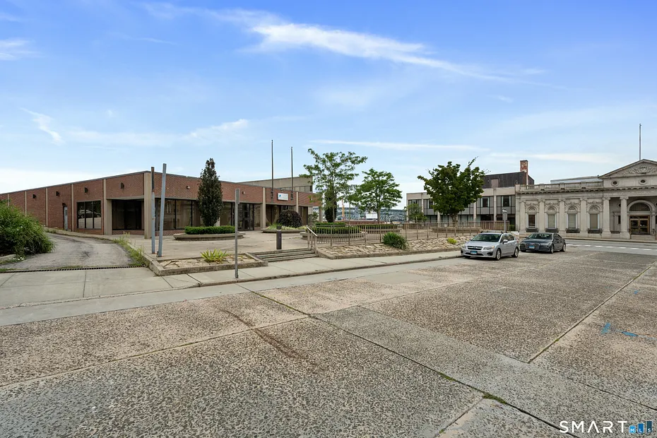 92 Eugene O'neill Drive  #128 Photo 14
