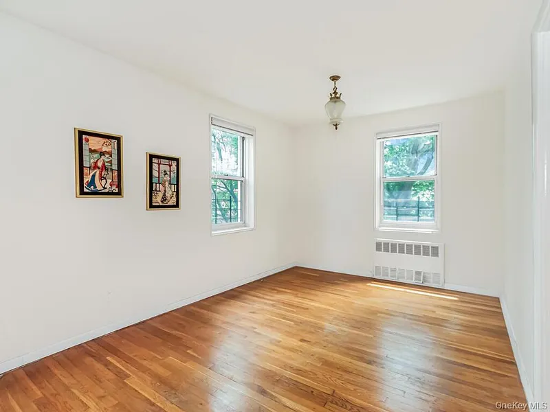 679 W 239th Street W  #3J Photo 3