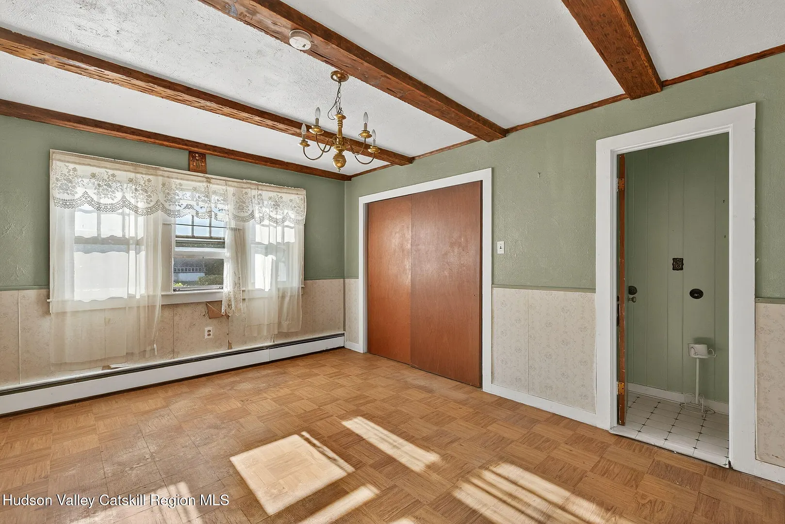 251 Jefferson Heights Photo 8