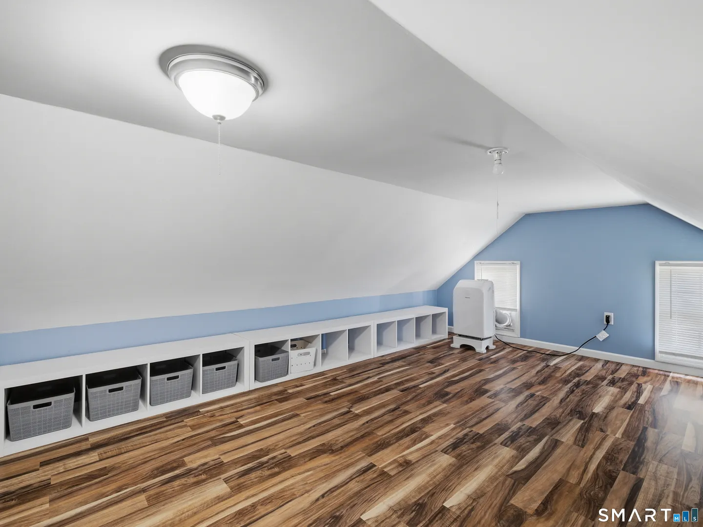 2409 Albany Avenue Photo 26
