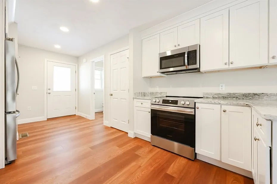 60 Oak Street  #B Photo 5