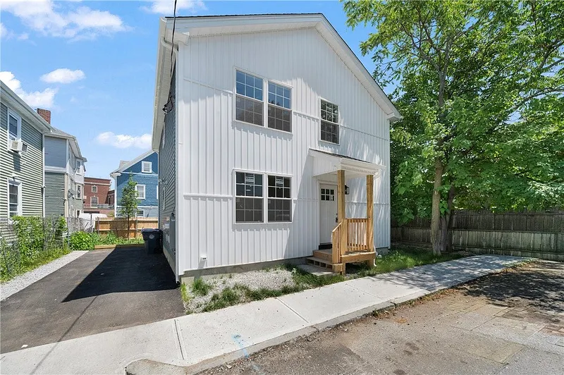 12 Price Street Photo 1