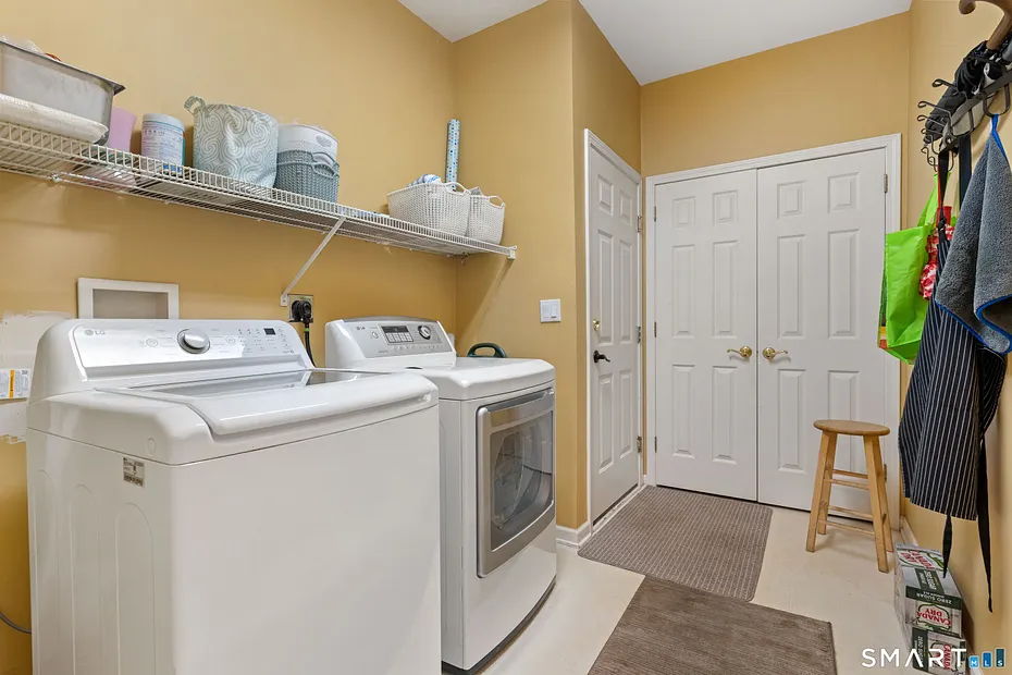 40 Lexington Way North Photo 12