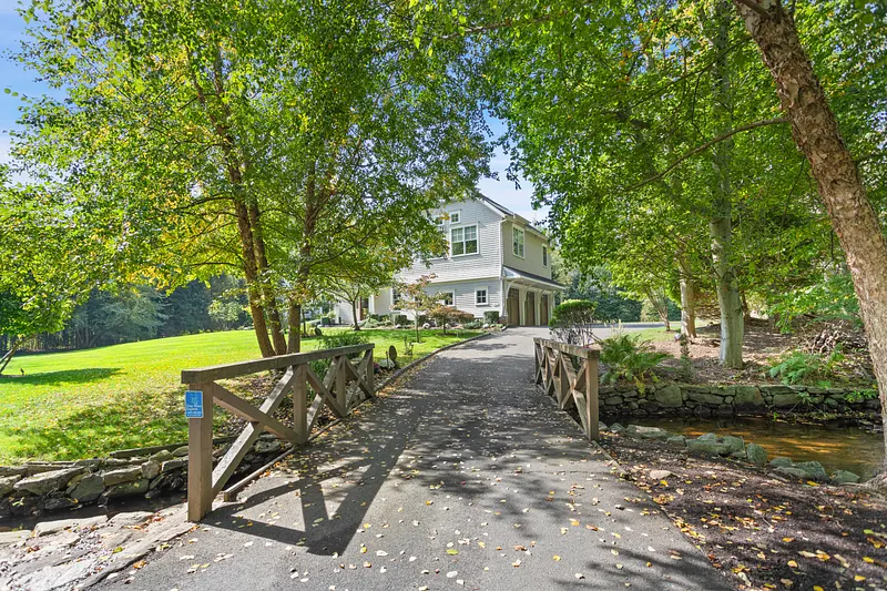 11 Woodside Lane Photo 37