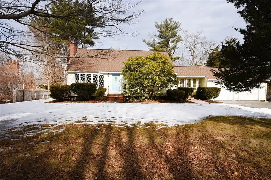 366 Webster St Photo 1