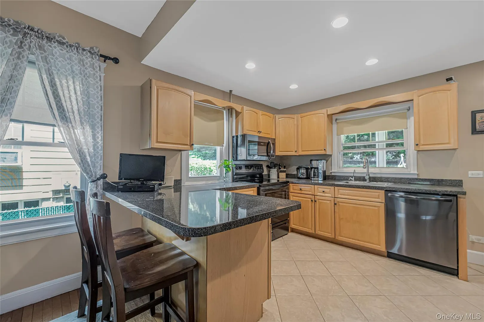 206 Midland Avenue Photo 8