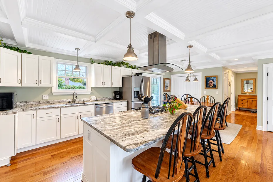 8 Montauk Avenue Photo 19