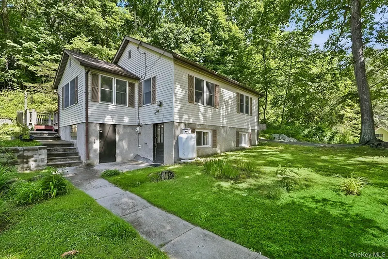 19 Woodlawn Road Photo 1