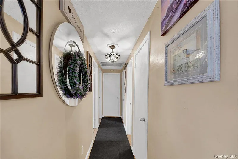 5 Rowell Lane Photo 3