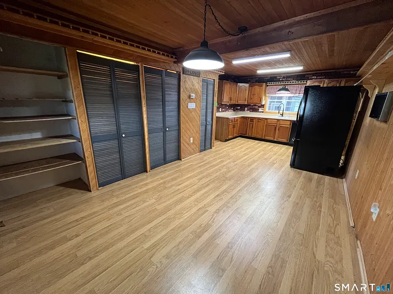 303 Somers Road Photo 8