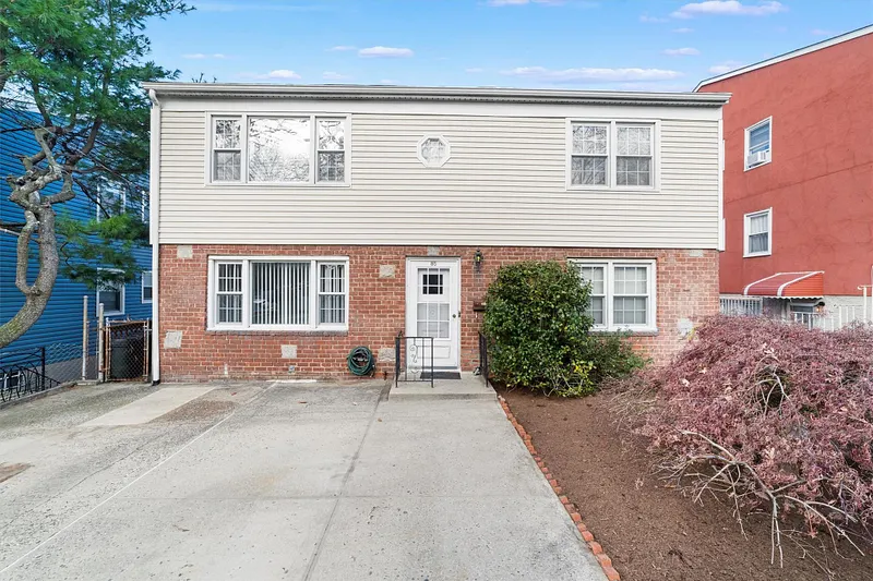 85 Stevens Avenue Photo 2