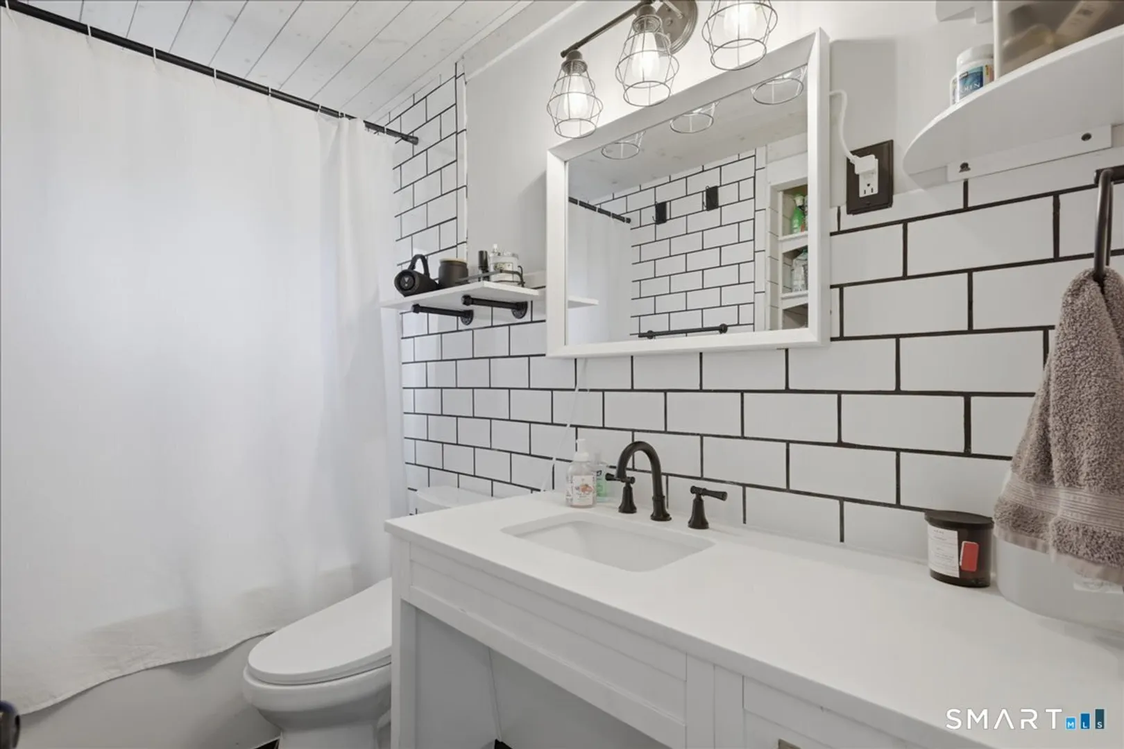 133 Bloomingdale Road Photo 18