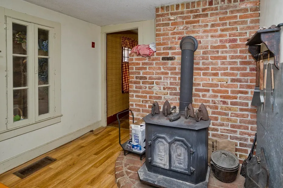 40 Somers Rd Photo 40