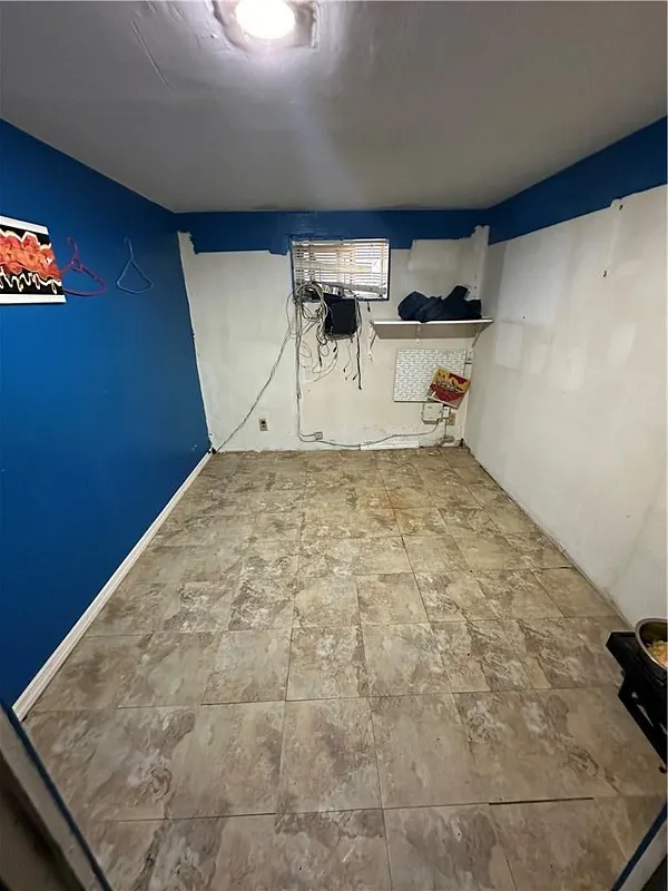 1494 E 58th Street Photo 22