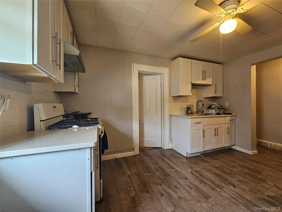41 Houston Avenue Photo 8