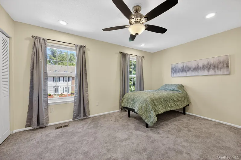 31 Burnett Way Photo 29