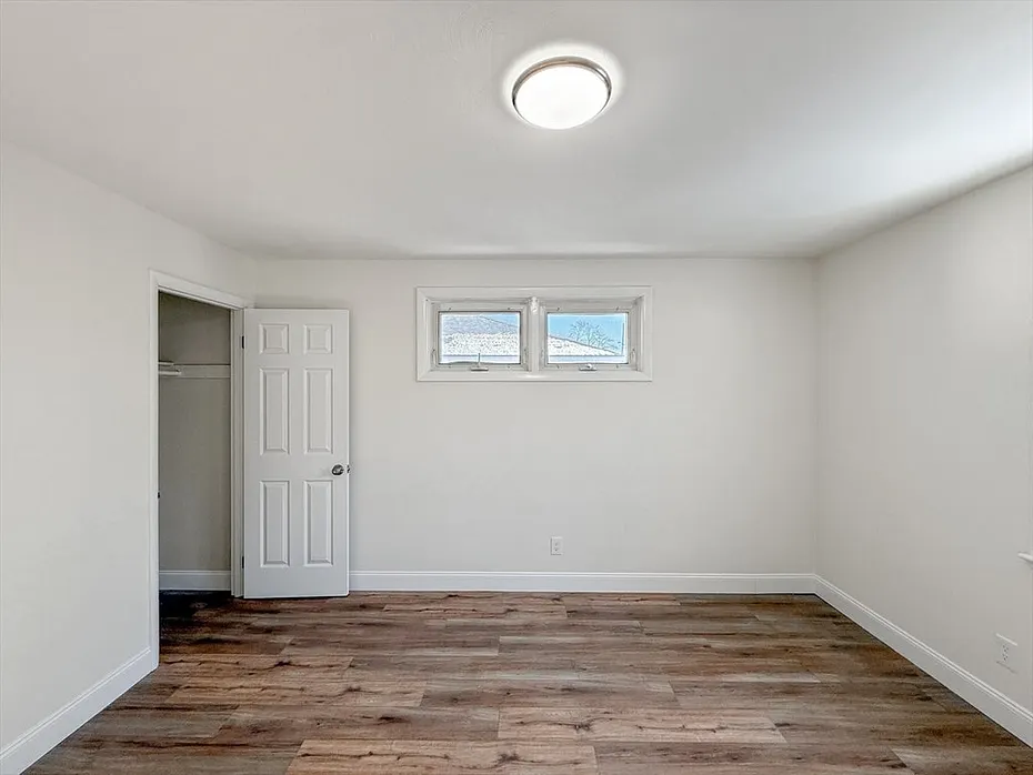 31 Millard Ave Photo 21