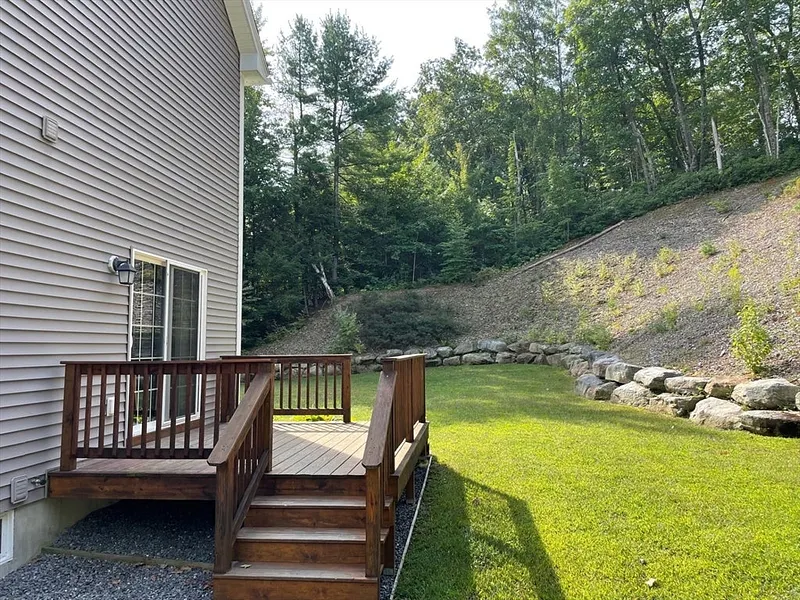 135 Narrows Rd Photo 5