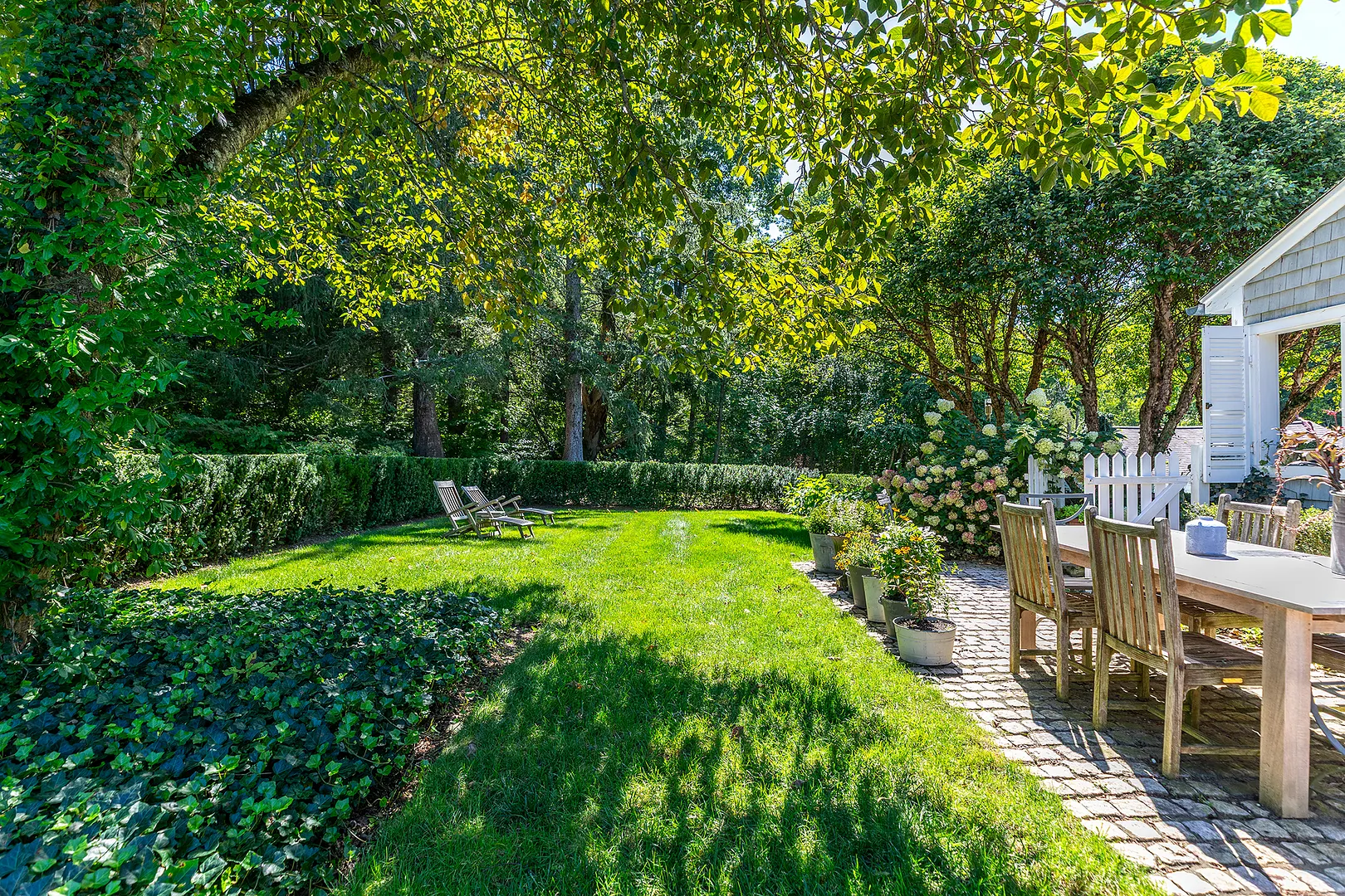 135 Wykeham Road Photo 2