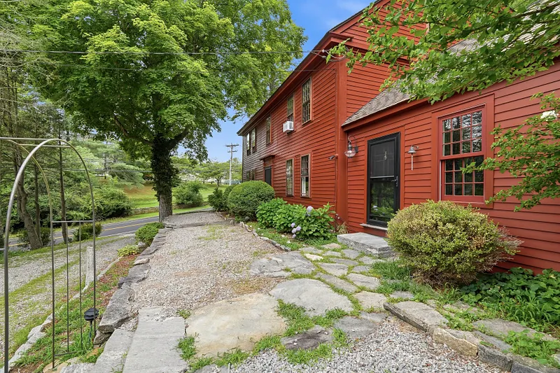 473 Hamburg Road Photo 36