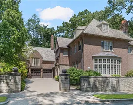 330 Freeman Parkway
