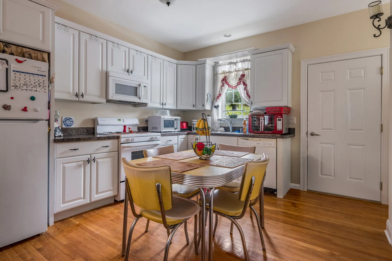 9 Pierpont Court Photo 32
