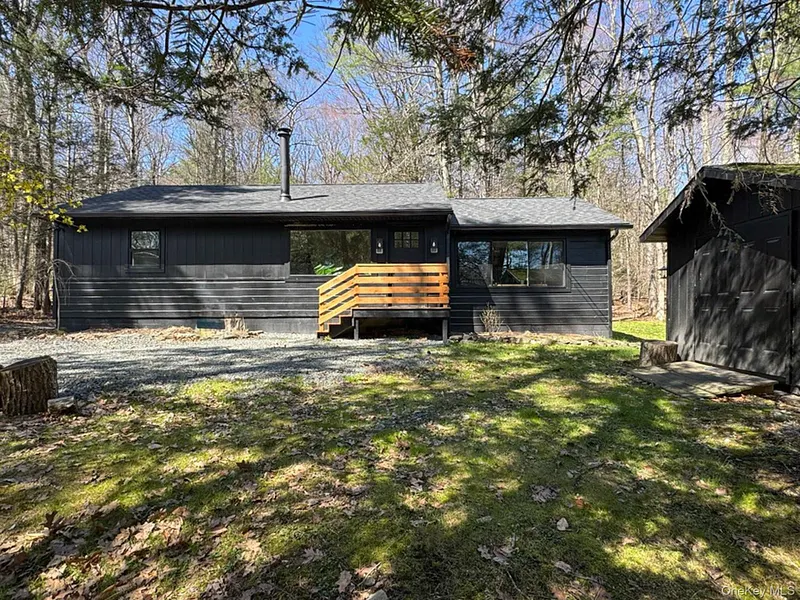 16 Burpo Lane Photo 2