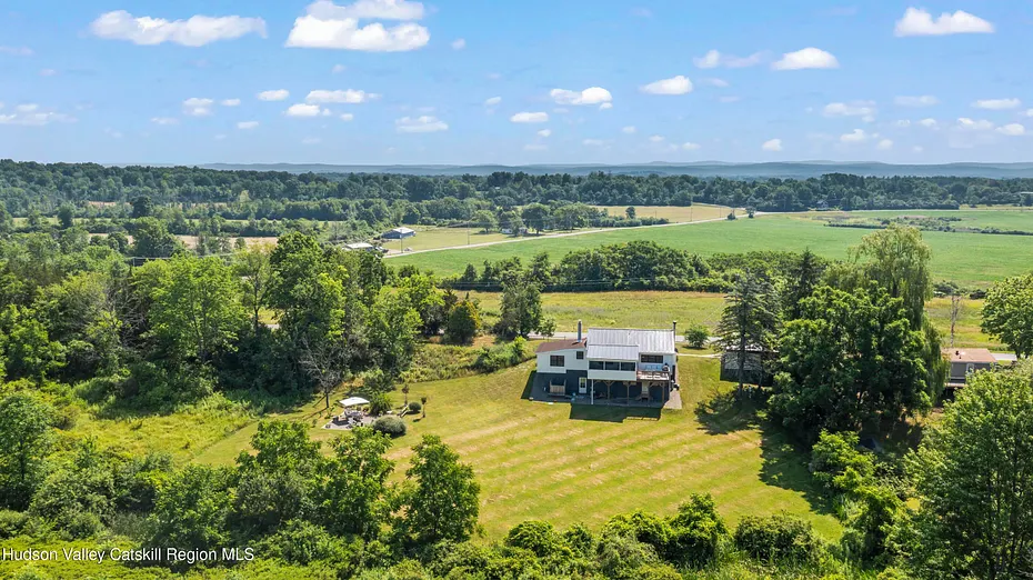 476 South Road Photo 33