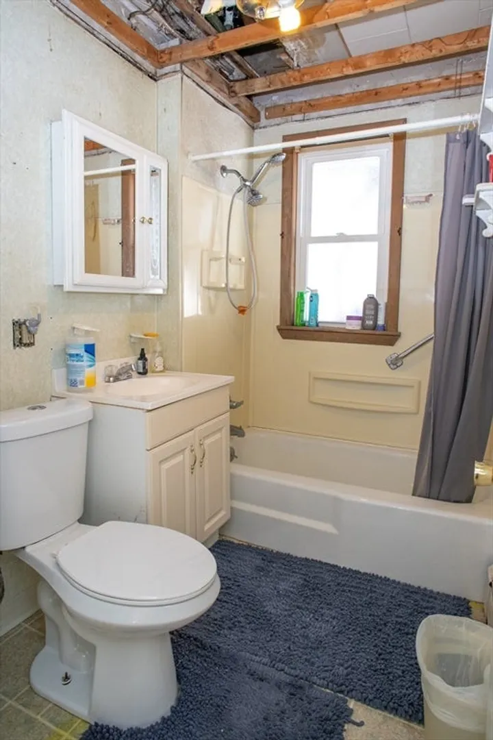 7 Leamy St Photo 29