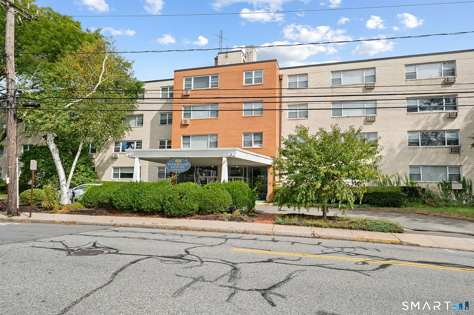 292 Pequot Avenue  #B2 Photo 3