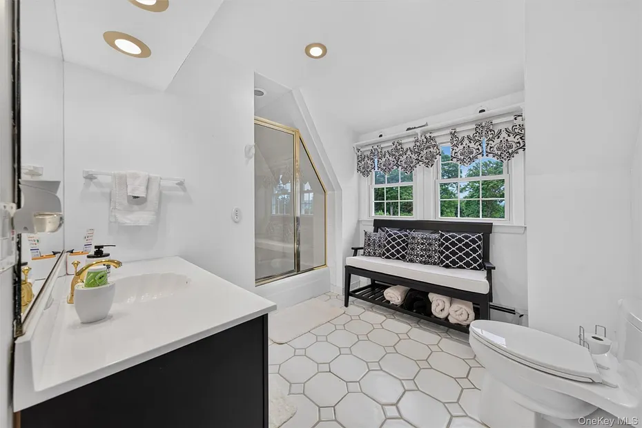 23 Sloane Road Photo 34