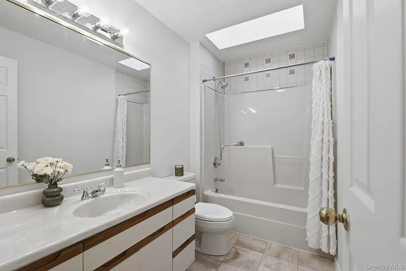 1452 Iroquois Street Photo 17