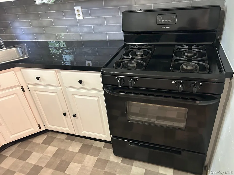 284 Sneden Place W #284 Photo 7