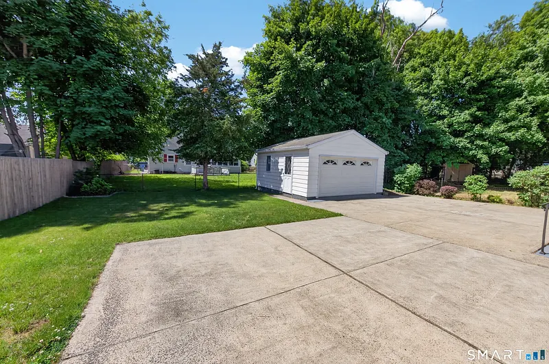60 Gilbert Avenue Photo 28
