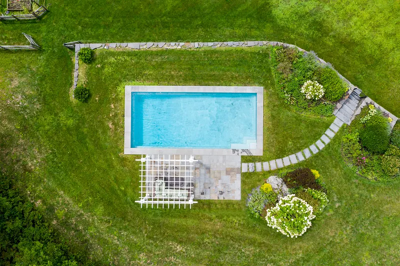 470 Harrington Drive Photo 8