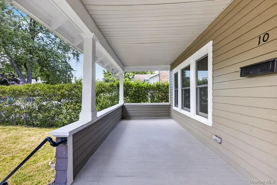 10 S Grand Avenue Photo 4