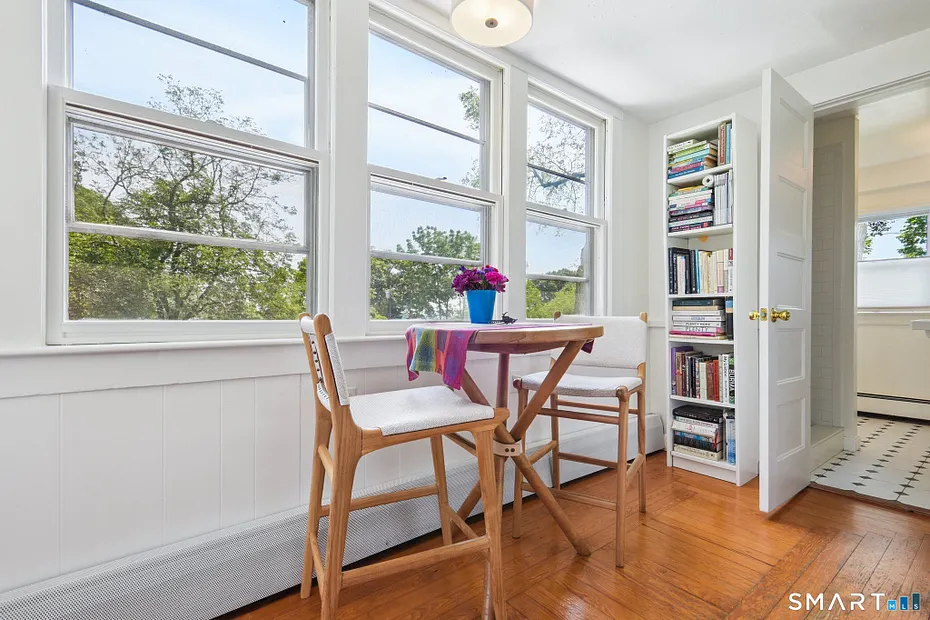 24 Warren Avenue Photo 8