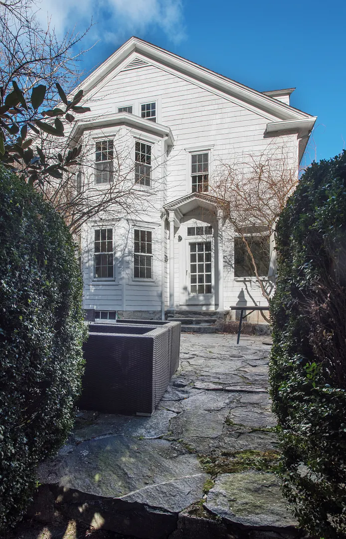 1709 Newfield Avenue Photo 3
