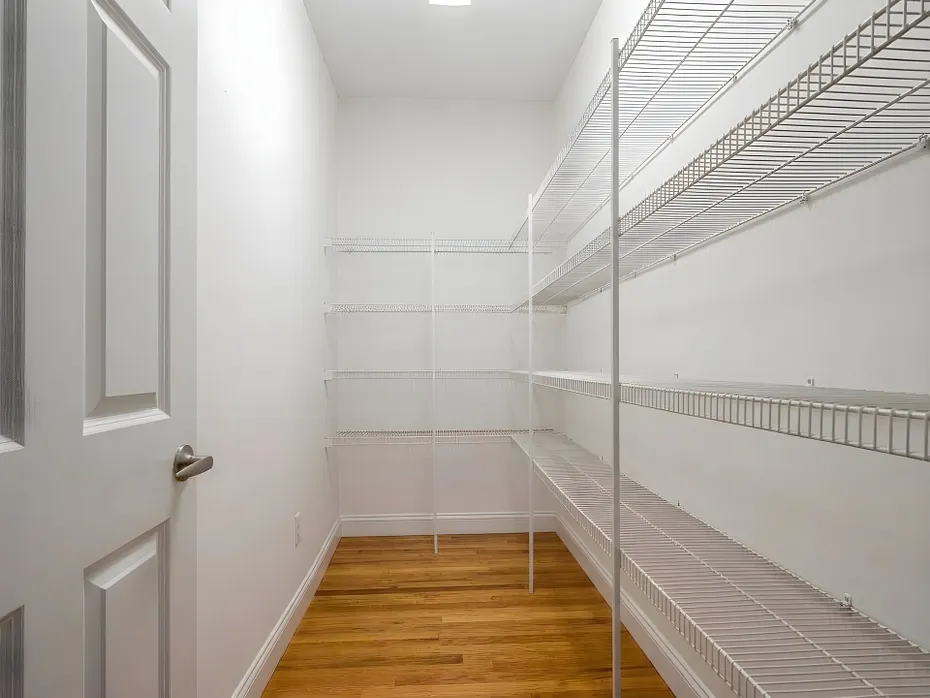 9 Pierpont Court Photo 12