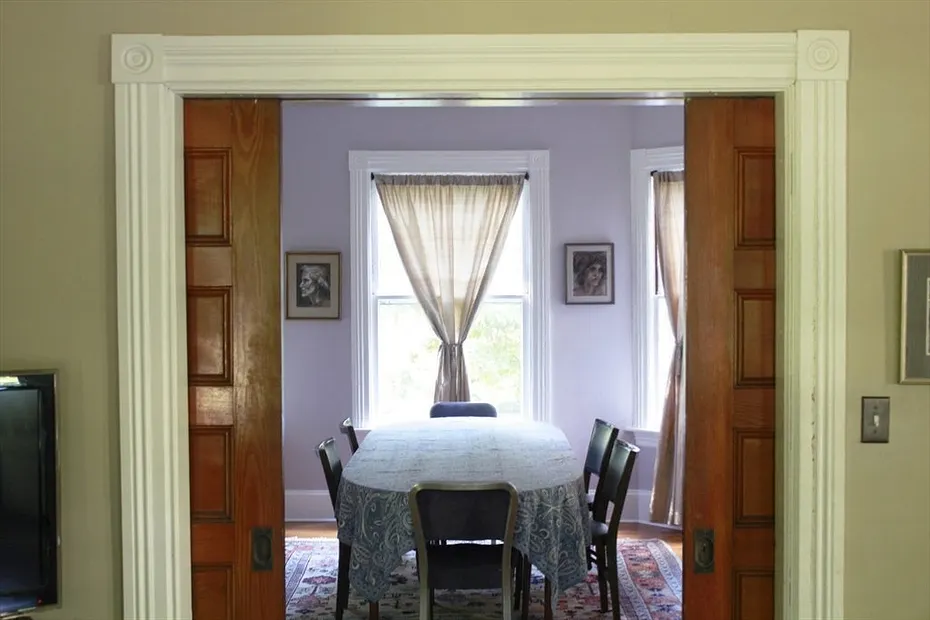 254 Lincoln Photo 11