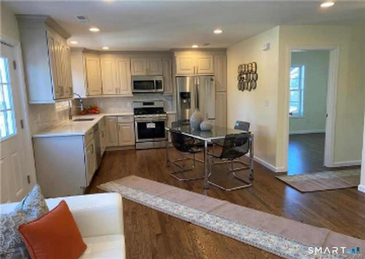 63 Soundview Avenue  #2 Photo 3