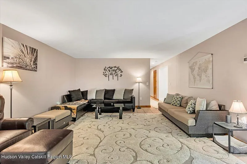 6196 New York 81 Photo 21