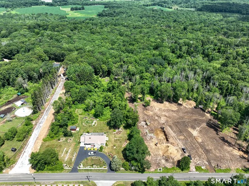 480 Forsyth Road Photo 8