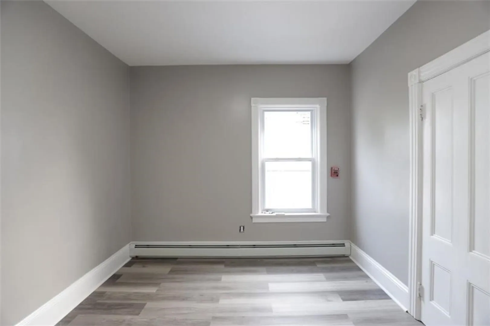 686 Broadway  #2R Photo 7